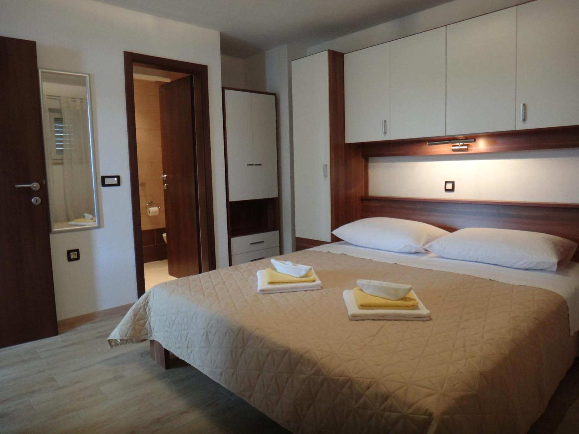 Apartments Selina Vinišće Екстериор снимка