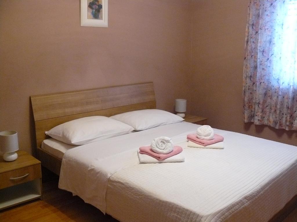 Apartments Selina Vinišće Стая снимка