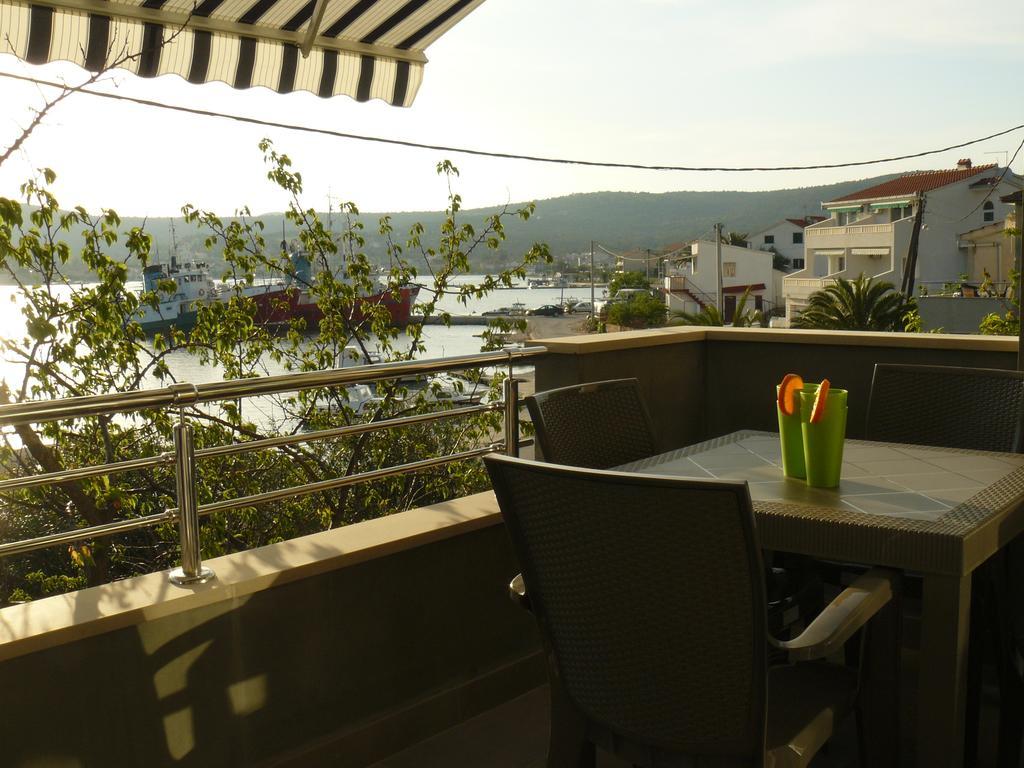 Apartments Selina Vinišće Стая снимка