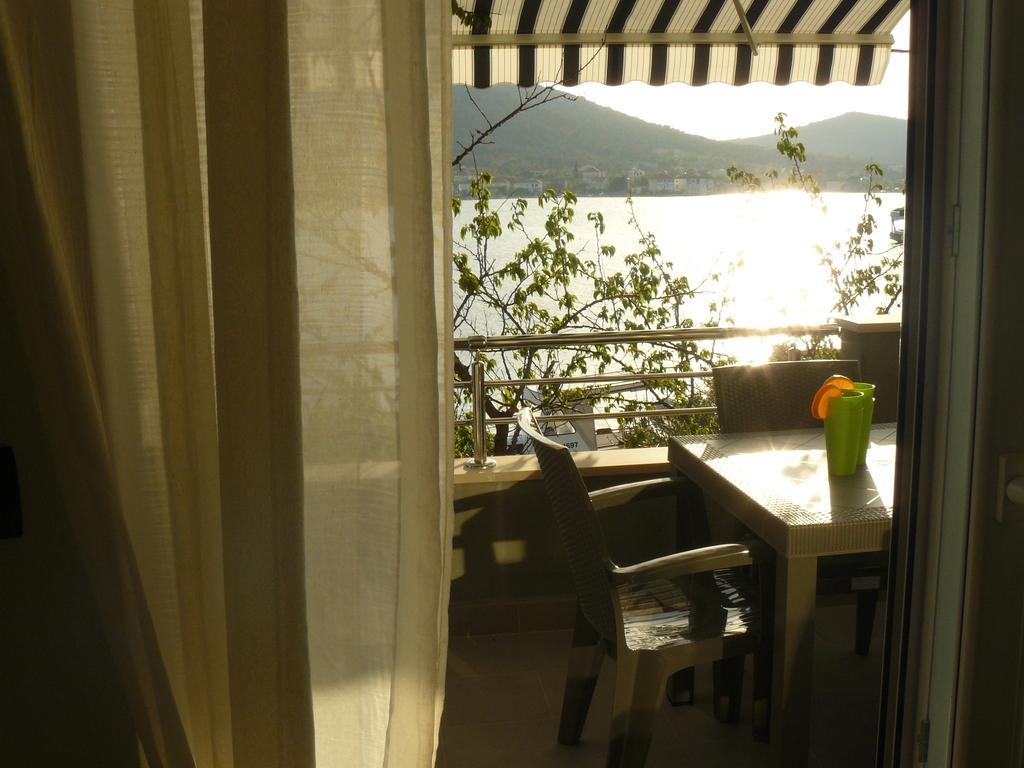 Apartments Selina Vinišće Екстериор снимка