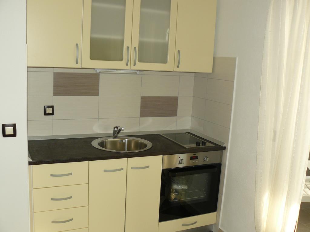 Apartments Selina Vinišće Стая снимка