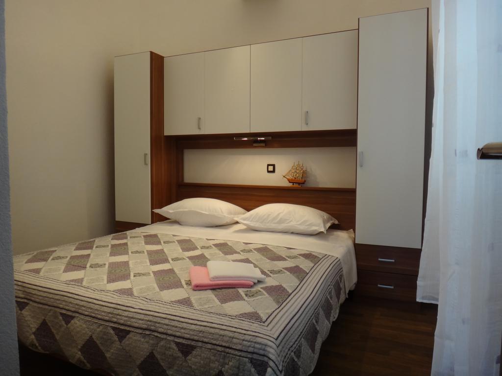 Apartments Selina Vinišće Стая снимка