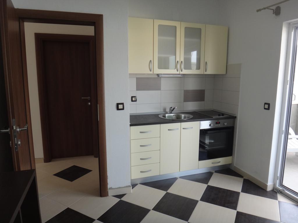 Apartments Selina Vinišće Екстериор снимка