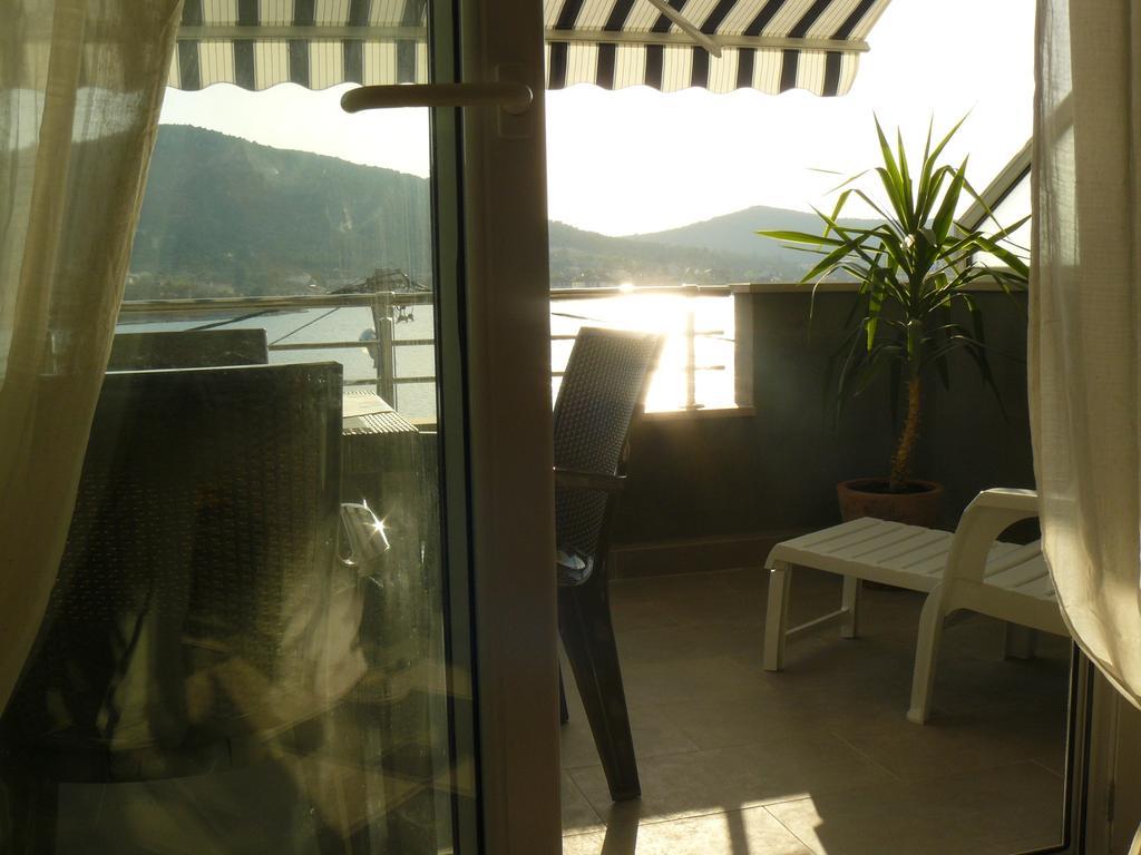 Apartments Selina Vinišće Екстериор снимка